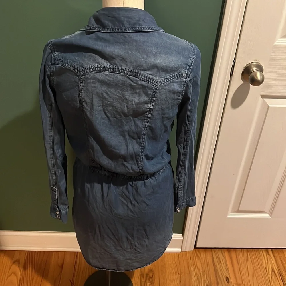 ❄️YMI LUXE button up denim dress. Size M - Picture 2 of 5